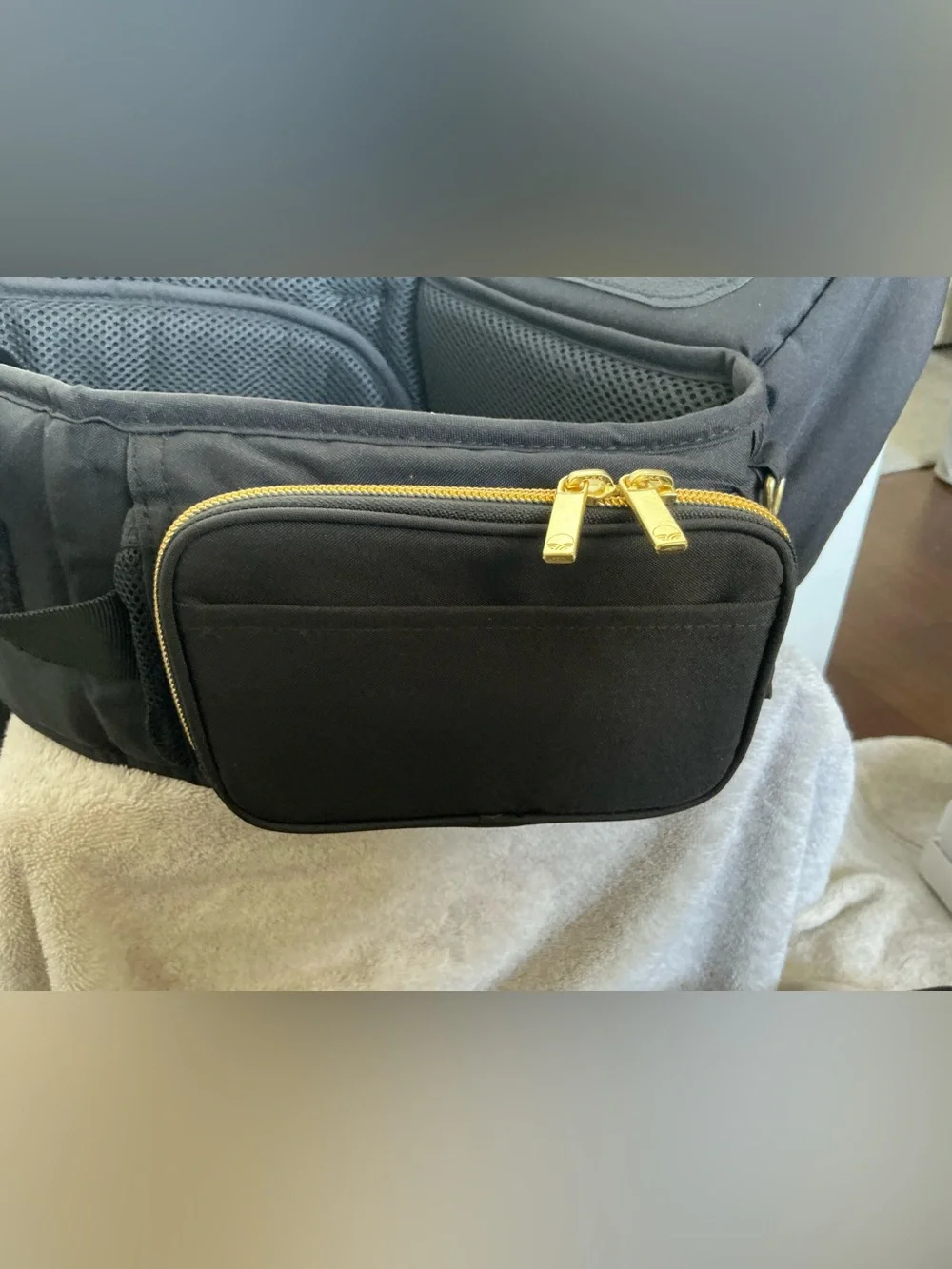 Tushbaby compact black